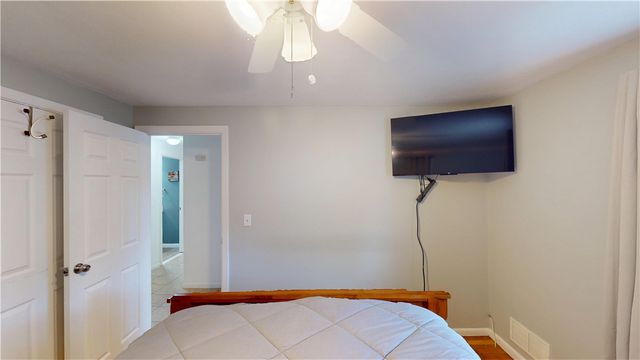 27 amherst Road, Warwick, RI 02889