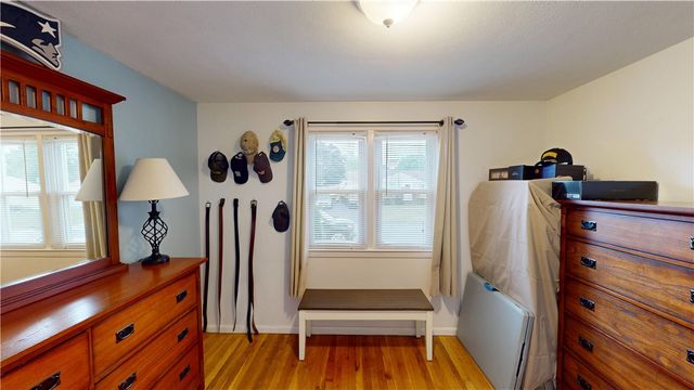 27 amherst Road, Warwick, RI 02889