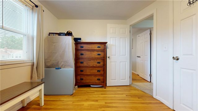 27 amherst Road, Warwick, RI 02889