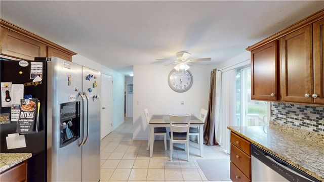 27 amherst Road, Warwick, RI 02889