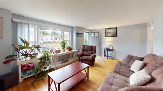 27 amherst Road, Warwick, RI 02889