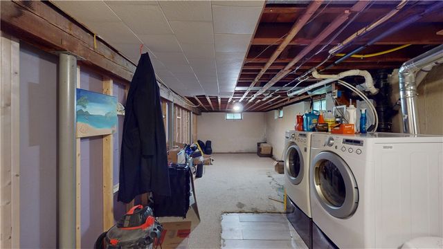 27 amherst Road, Warwick, RI 02889