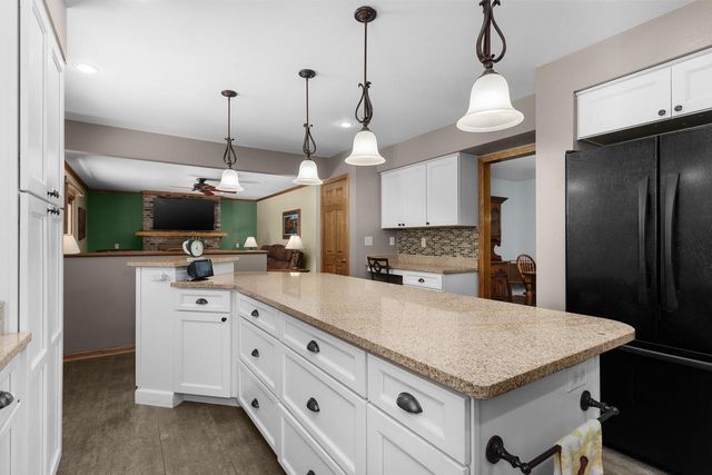 5600 S Kurtz ROAD, Hales Corners, WI 53130