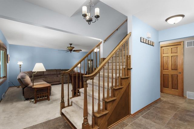 5600 S Kurtz ROAD, Hales Corners, WI 53130