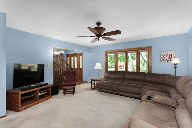 5600 S Kurtz ROAD, Hales Corners, WI 53130
