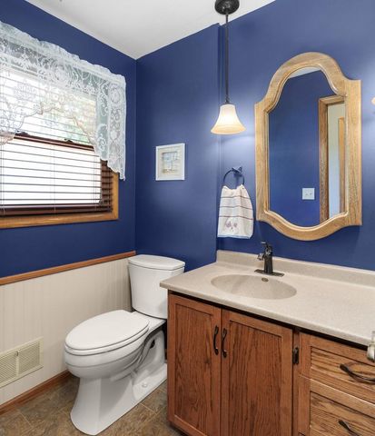 5600 S Kurtz ROAD, Hales Corners, WI 53130
