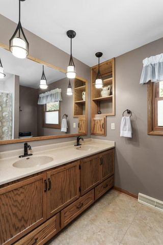 5600 S Kurtz ROAD, Hales Corners, WI 53130