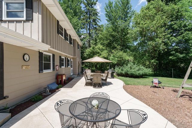 5600 S Kurtz ROAD, Hales Corners, WI 53130