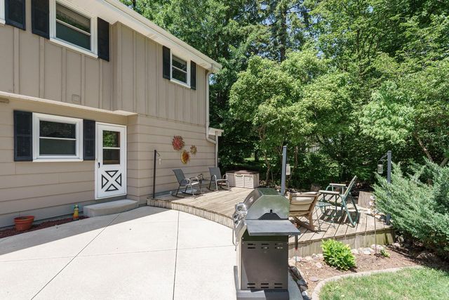 5600 S Kurtz ROAD, Hales Corners, WI 53130