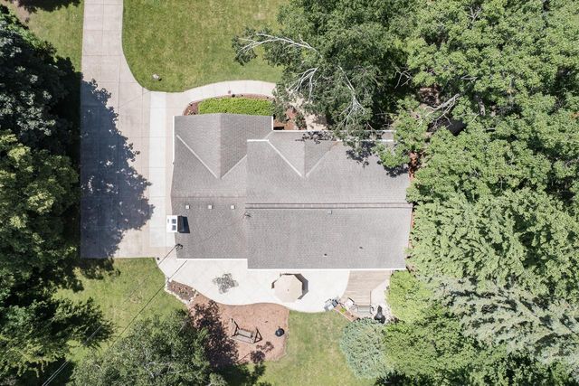 5600 S Kurtz ROAD, Hales Corners, WI 53130