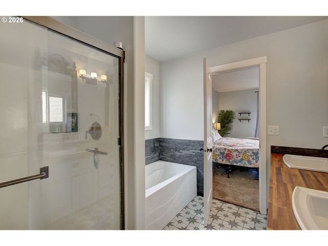 12803 Ne 49TH Way, Vancouver, WA 98682