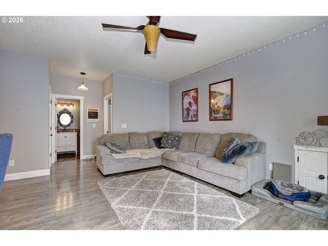 12803 Ne 49TH Way, Vancouver, WA 98682