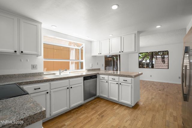 430 W Riverview Circle, Reno, NV 89509