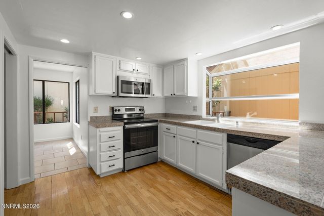 430 W Riverview Circle, Reno, NV 89509