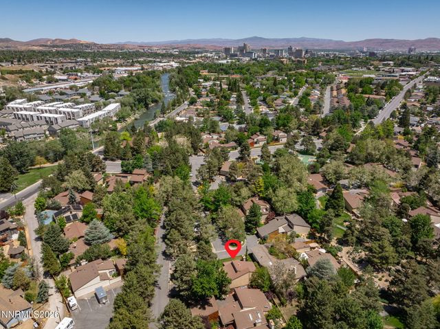 430 W Riverview Circle, Reno, NV 89509