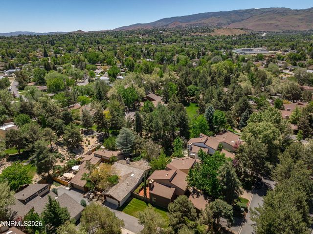 430 W Riverview Circle, Reno, NV 89509