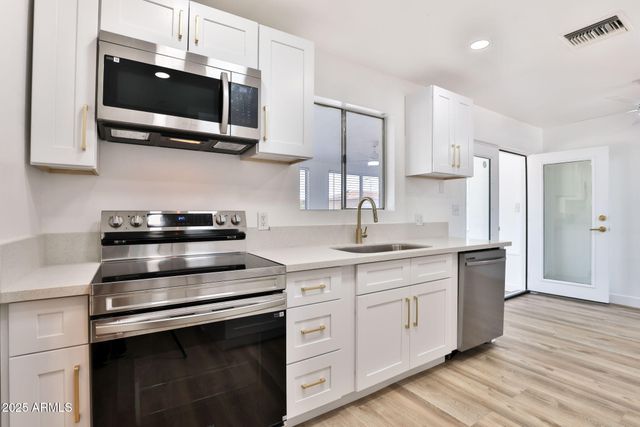 5510 E DALLAS Street, Mesa, AZ 85205