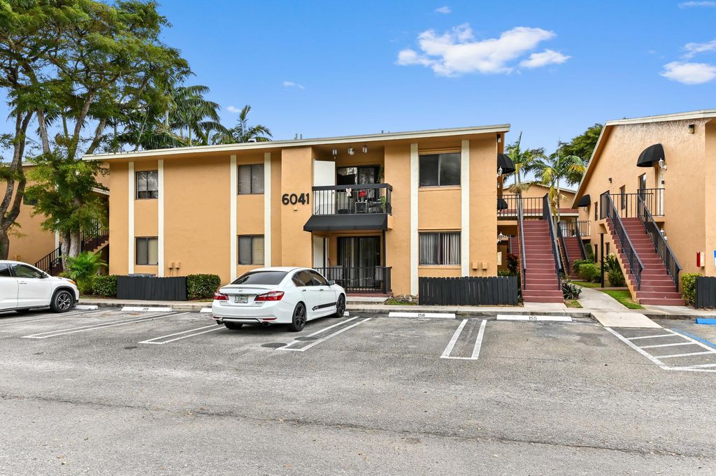 6041 10th Avenue N 228, Greenacres, FL 33463