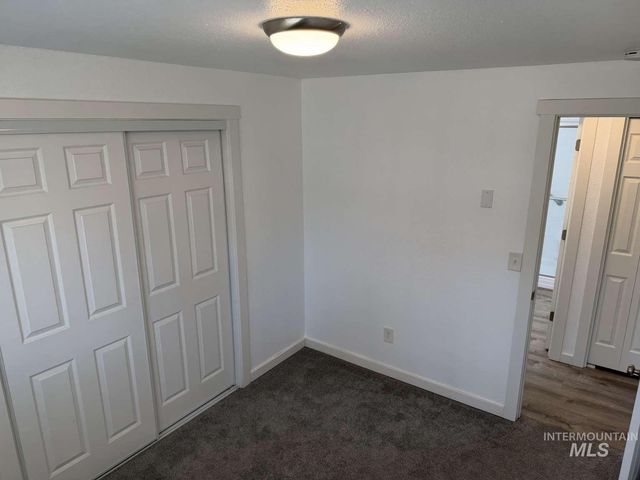 211 Jasper Ave, Middleton, ID 83644