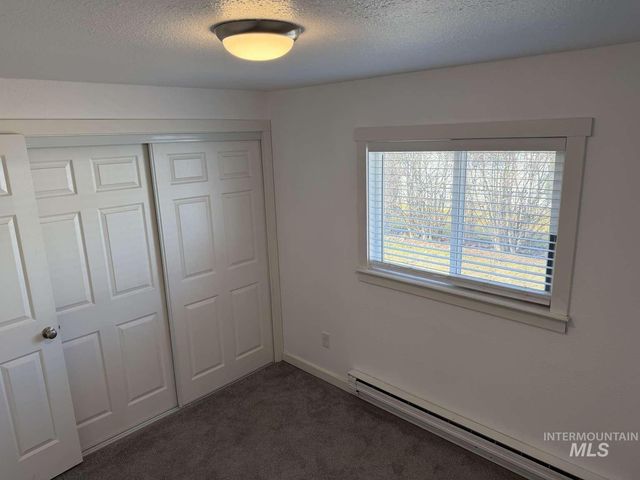 211 Jasper Ave, Middleton, ID 83644