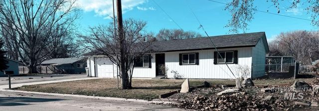 211 Jasper Ave, Middleton, ID 83644