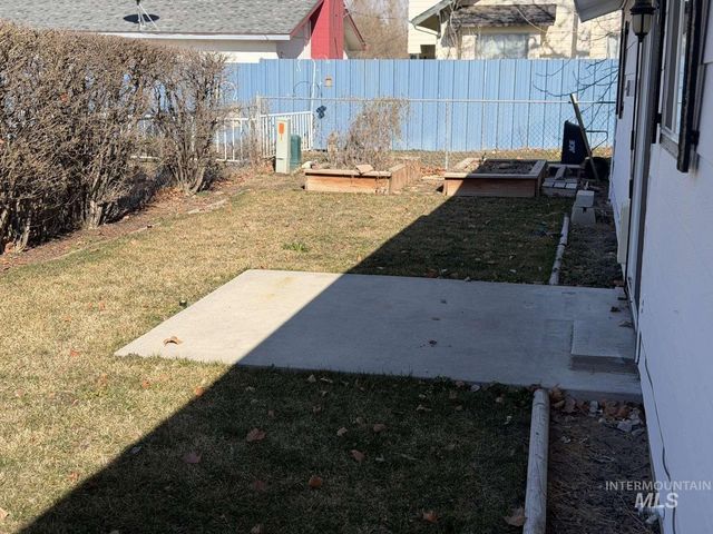 211 Jasper Ave, Middleton, ID 83644