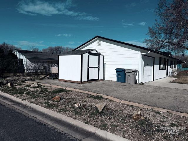 211 Jasper Ave, Middleton, ID 83644