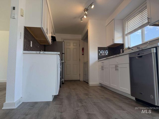 211 Jasper Ave, Middleton, ID 83644