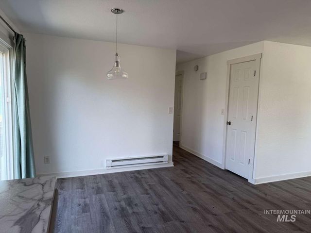 211 Jasper Ave, Middleton, ID 83644