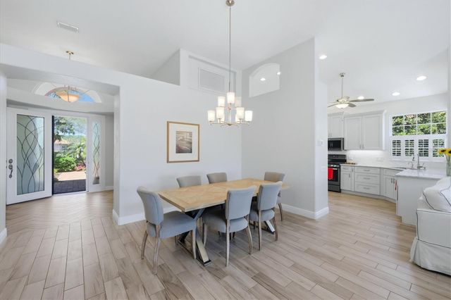 7316 SAINT GEORGES WAY, University Park, FL 34201