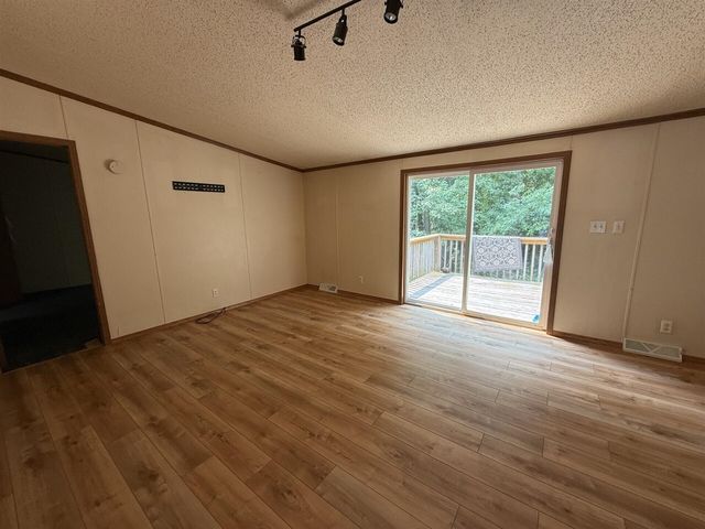 21641 Lake Drive, Evart, MI 49631