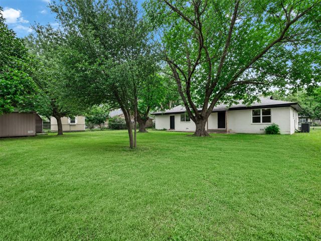 1011 Sheridan Lane, Cleburne, TX 76033