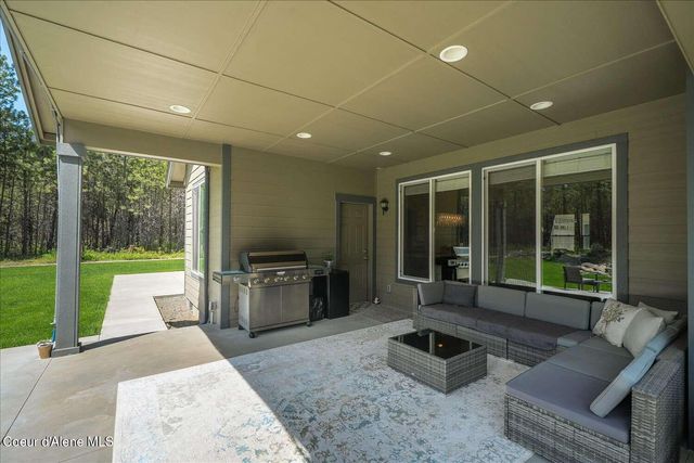 2500 E Marnett RD, Athol, ID 83801