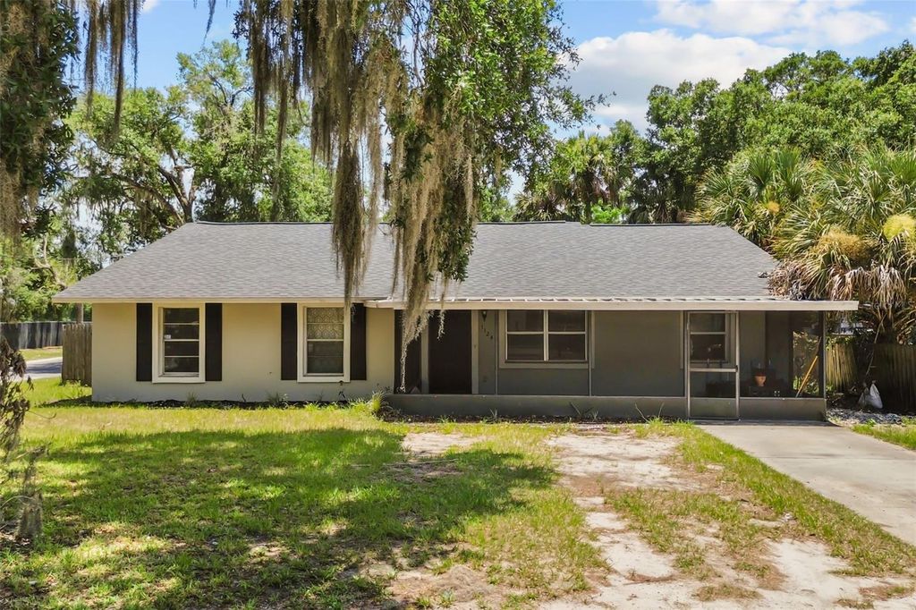 1124 GRANT AVENUE, Mount Dora, FL 32757