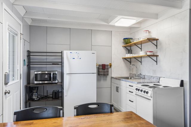 303 Deep Water Circle, Reeds Spring, MO 65737