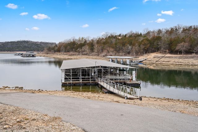 303 Deep Water Circle, Reeds Spring, MO 65737