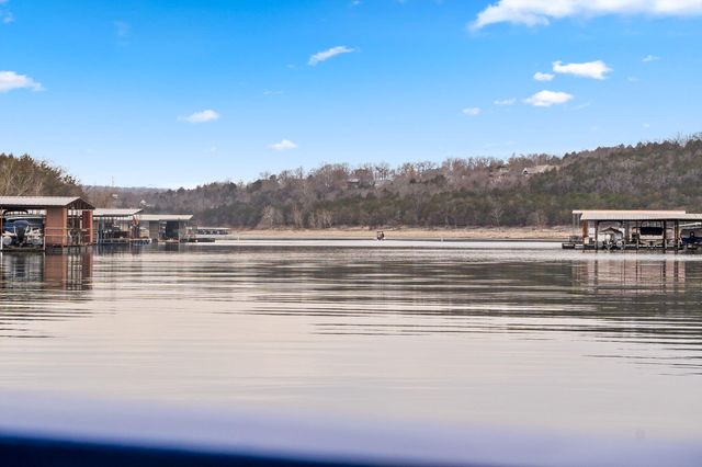 303 Deep Water Circle, Reeds Spring, MO 65737