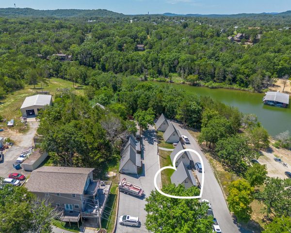 303 Deep Water Circle, Reeds Spring, MO 65737