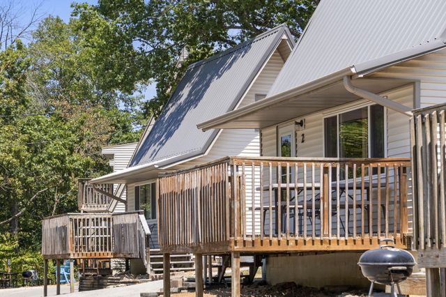 303 Deep Water Circle, Reeds Spring, MO 65737