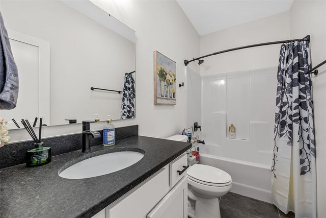 2886 Crimson Lane D, Coralville, IA 52241