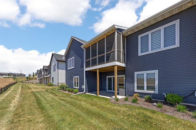 2886 Crimson Lane D, Coralville, IA 52241