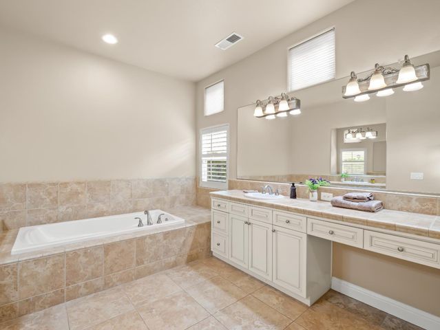 4133 N Morro Bay, Clovis, CA 93619