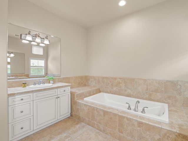 4133 N Morro Bay, Clovis, CA 93619