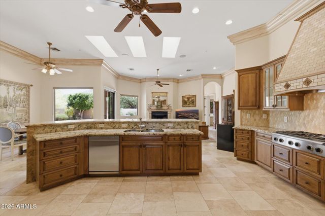 13499 E CANNON Drive, Scottsdale, AZ 85259