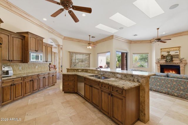 13499 E CANNON Drive, Scottsdale, AZ 85259