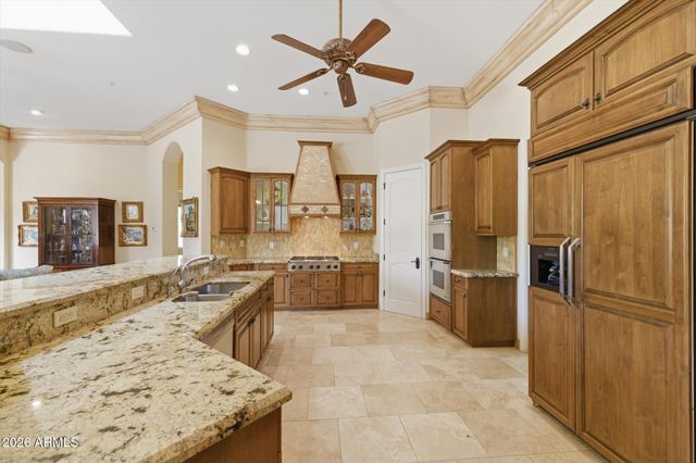 13499 E CANNON Drive, Scottsdale, AZ 85259