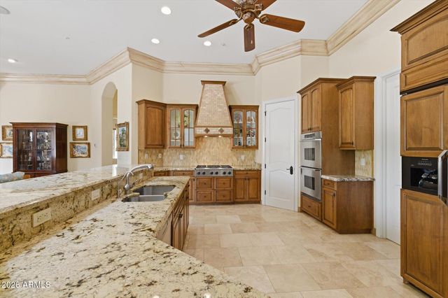 13499 E CANNON Drive, Scottsdale, AZ 85259