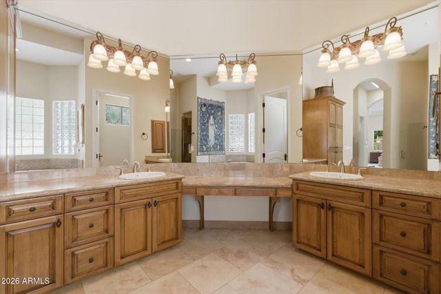 13499 E CANNON Drive, Scottsdale, AZ 85259