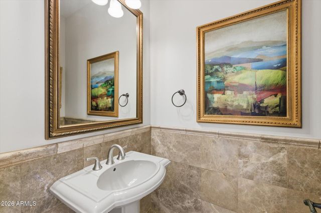 13499 E CANNON Drive, Scottsdale, AZ 85259