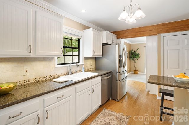 212 Riva Ridge Drive, Fairview, NC 28730